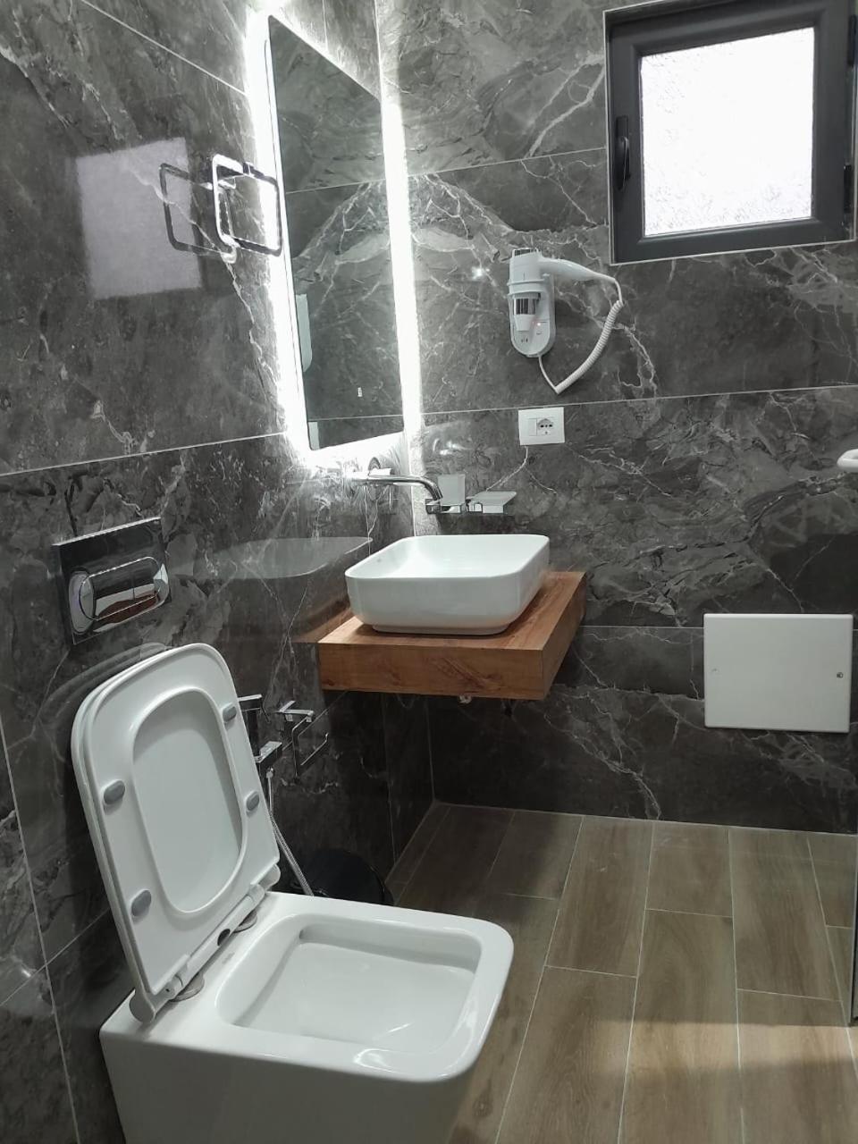 Vila Lida Sarande Luaran gambar