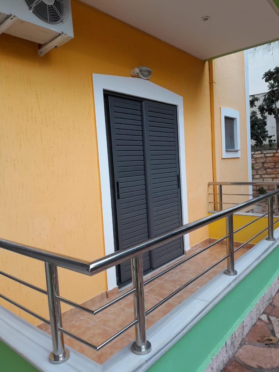 Vila Lida Sarande Luaran gambar